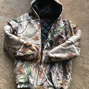 📌 Habit lined camo jacket